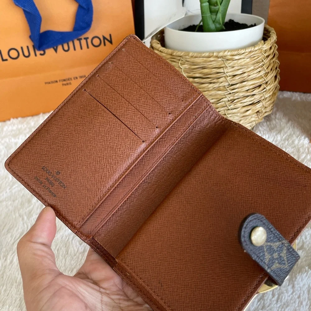 Louis Vuitton kisslock wallet.🤎🤎🤎🩷❤️🩷❤️ - Picture 8 of 16